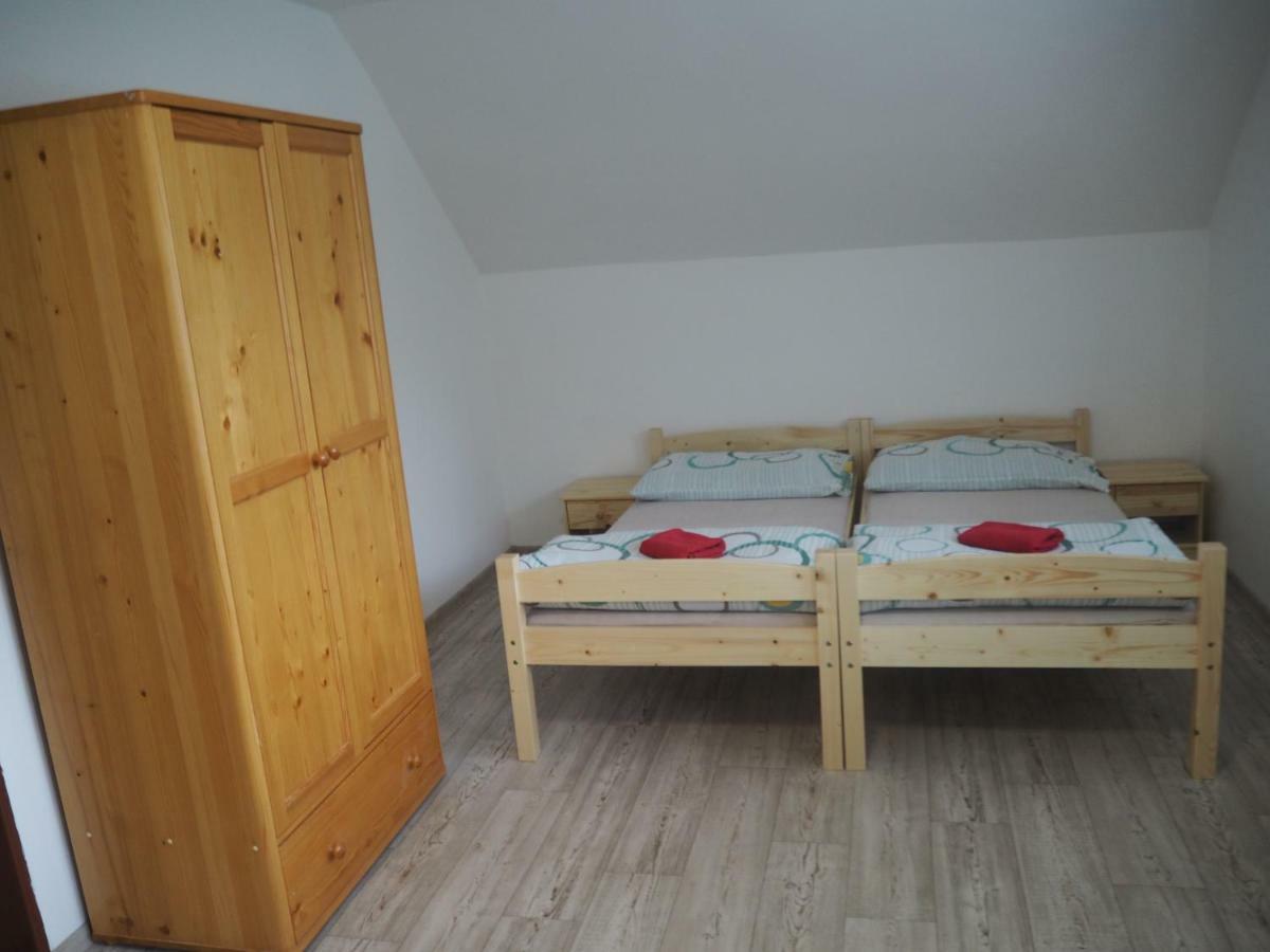 Economy Apartments Ceske Svycarsko Hřensko Buitenkant foto