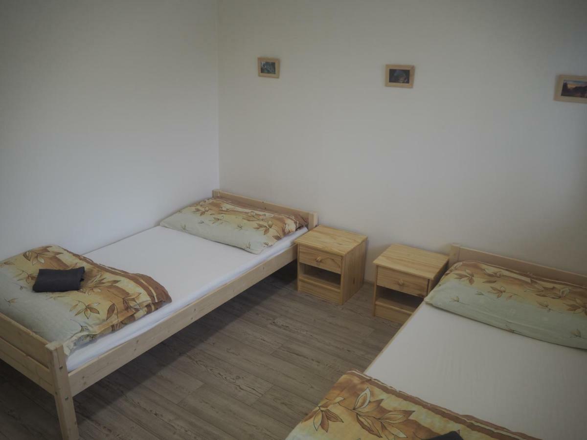 Economy Apartments Ceske Svycarsko Hřensko Buitenkant foto